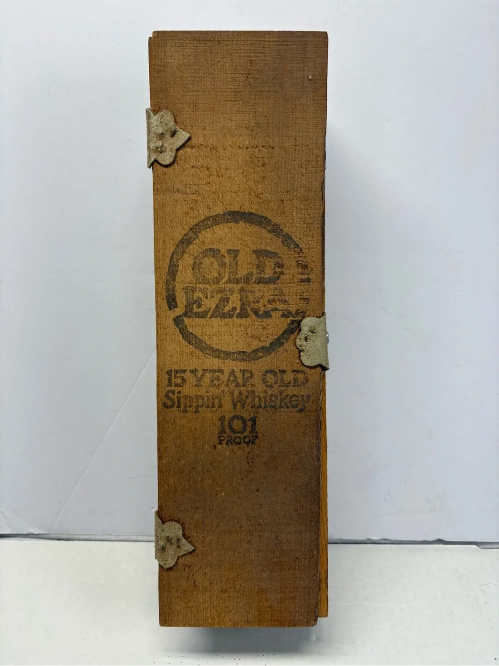 OLD EZRA 15 Year Old Sippin' Whiskey - EMPTY Wood Box With Leather Hinges © 1976